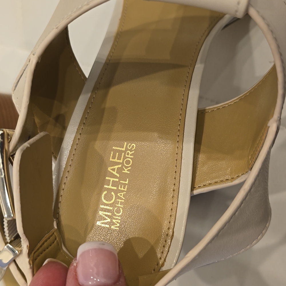 Becker Michael Kors Platform High Heel Strappy Sandal Off White Creme New 9 1/2 - Picture 4 of 10